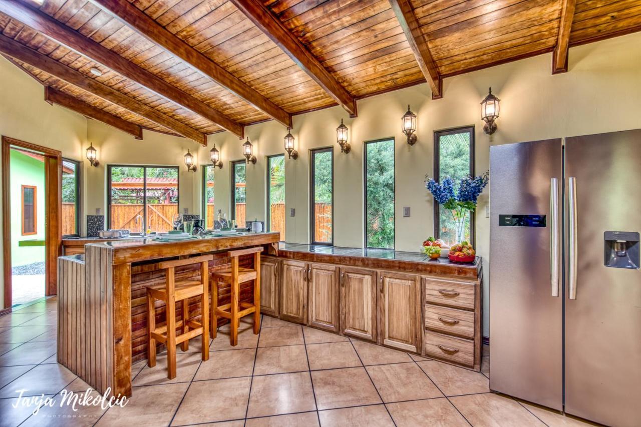 Casa Verde Puerto Viejo de Talamanca ภายนอก รูปภาพ